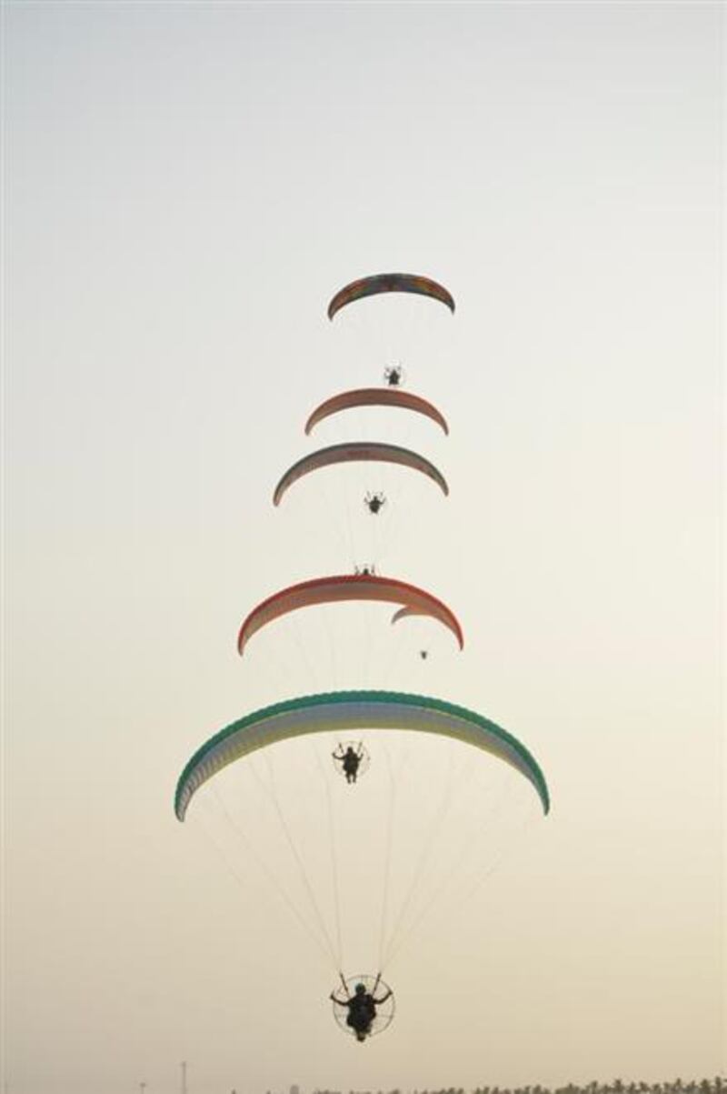 هل أنت شغوف برياضة الطيران الشراعي؟