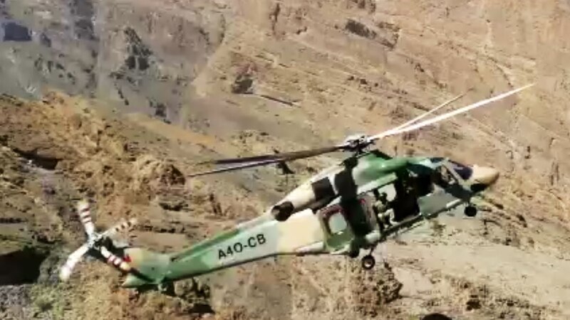 إنقاذ شخص مصاب في منطقة وعرة