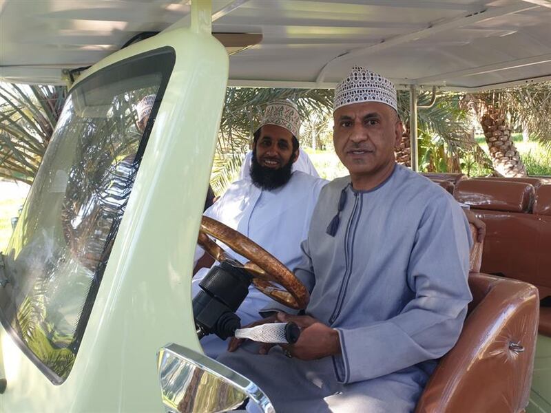 عربات سياحية في الحمراء