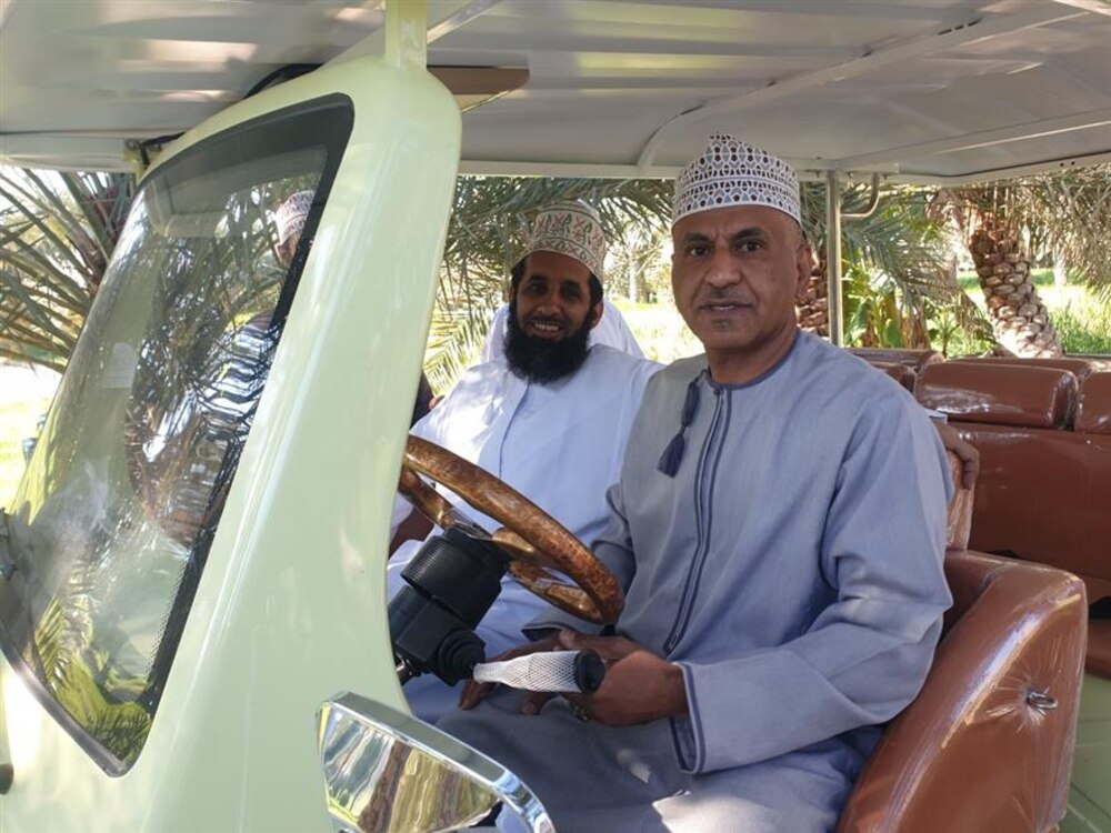 عربات سياحية في الحمراء