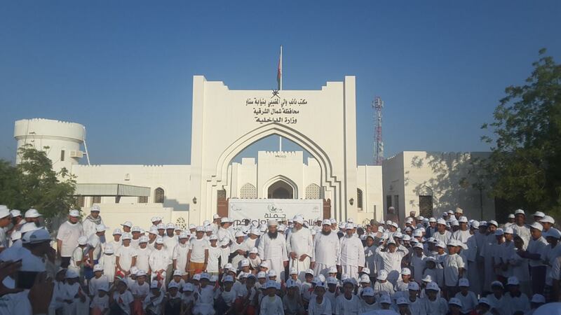 حوالي 800 شخص يشاركون في حملة تنظيف بسناو