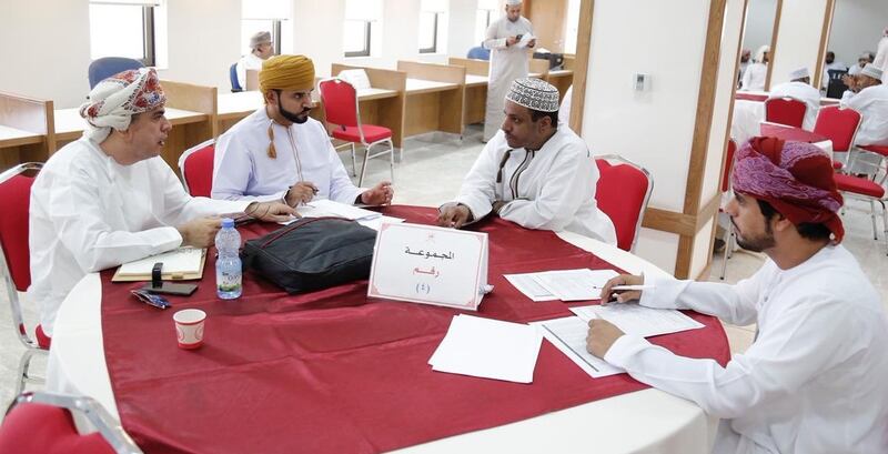 القوى العاملة تعرض فرص عمل للمواطنين المسرحين من لارسن وتوبرو