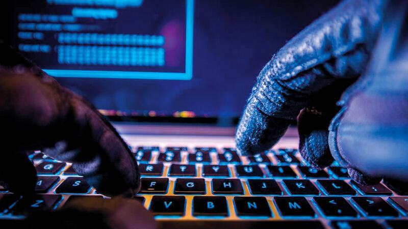 شرطة عمان السلطانية تُحذّر من عمليات احتيال ونصب