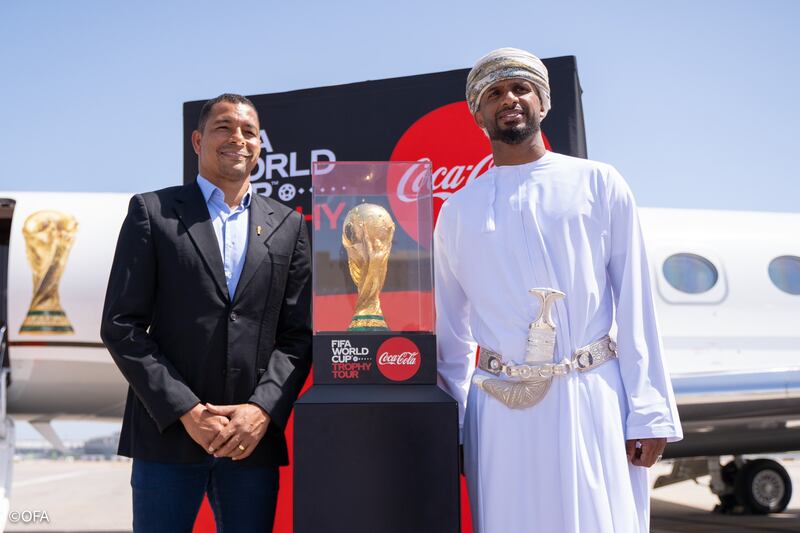 بالصور: كأس العالم تصل مسقط