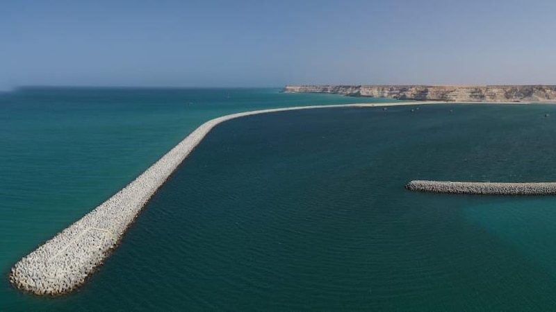 ميناء الصيد البحري في الدقم من المقاول إلى شركات جهاز الاستثمار العماني