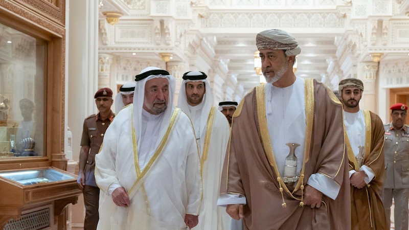 جلالة السلطان يستقبل حاكم الشارقة