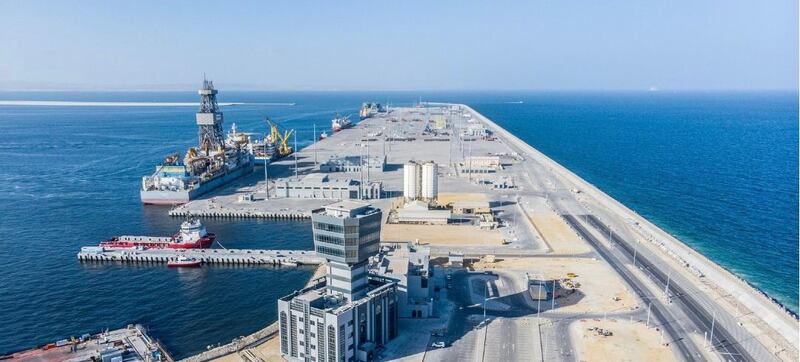 بدء تشغيل محطة البضائع العامة بميناء الدقم