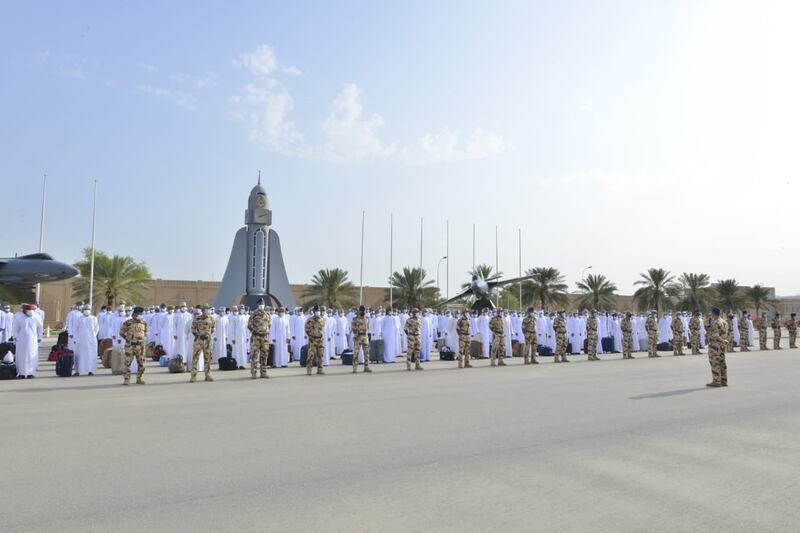 تنفيذًا  للتوجيهات السامية: مواطنون ينالون شرف الانتساب لسلاح الجو السلطاني