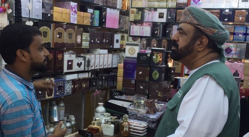 في الميدان: الكعبي يتفقد أسواق ظفار استعدادًا للعيد والخريف