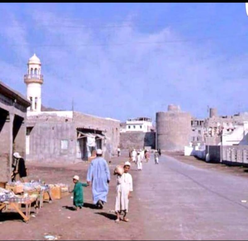 بالصور: التاجر العُماني الذي بنى “مسافر خانه” وأوقف له أكثر من 10 عقارات