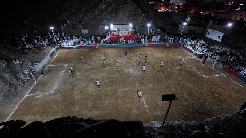 تتويج الفائز بالمباراة النهائية في بطولة ملعب المكسيك بمطرح