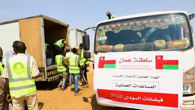 بدء توزيع المساعدات الإغاثية على الأشقاء السودانيين