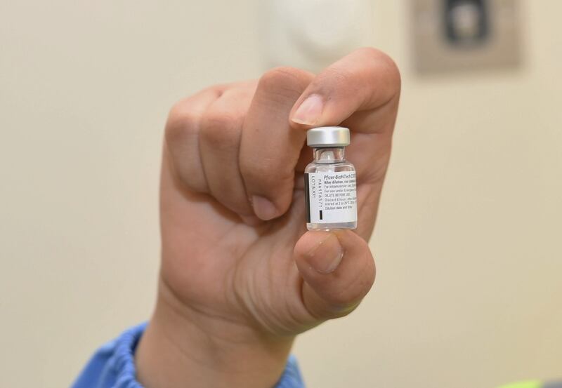 في يناير: 28 ألف جرعة من لقاح كورونا ستصل السلطنة