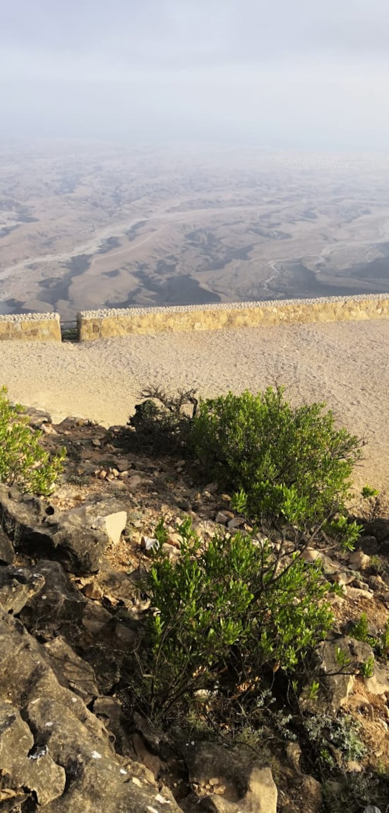 بالصور: تعرف على جمال كهف حيور في جبل سمحان