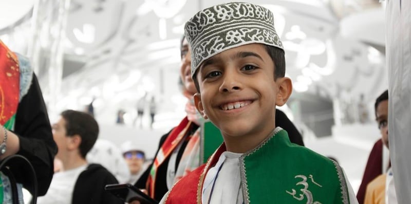 بعمر 8 سنوات: طفل عماني يقرأ 100 كتاب