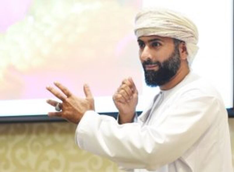 تدشين ملتقى “صحافة السلام” بدورة متقدمة للمصورين