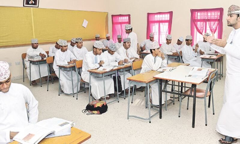 د.رجب العويسي يكتب: هل يتعلم أبناؤنا في المدارس ثقافة الإتيكيت والذوق العام؟