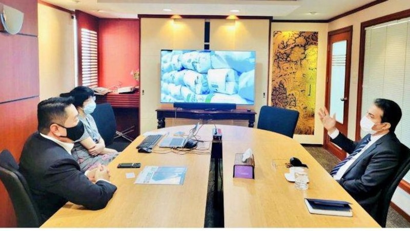 شركة تايلاندية تطلع على فرص الاستثمار في تصنيع الأدوية بسلطنة عمان