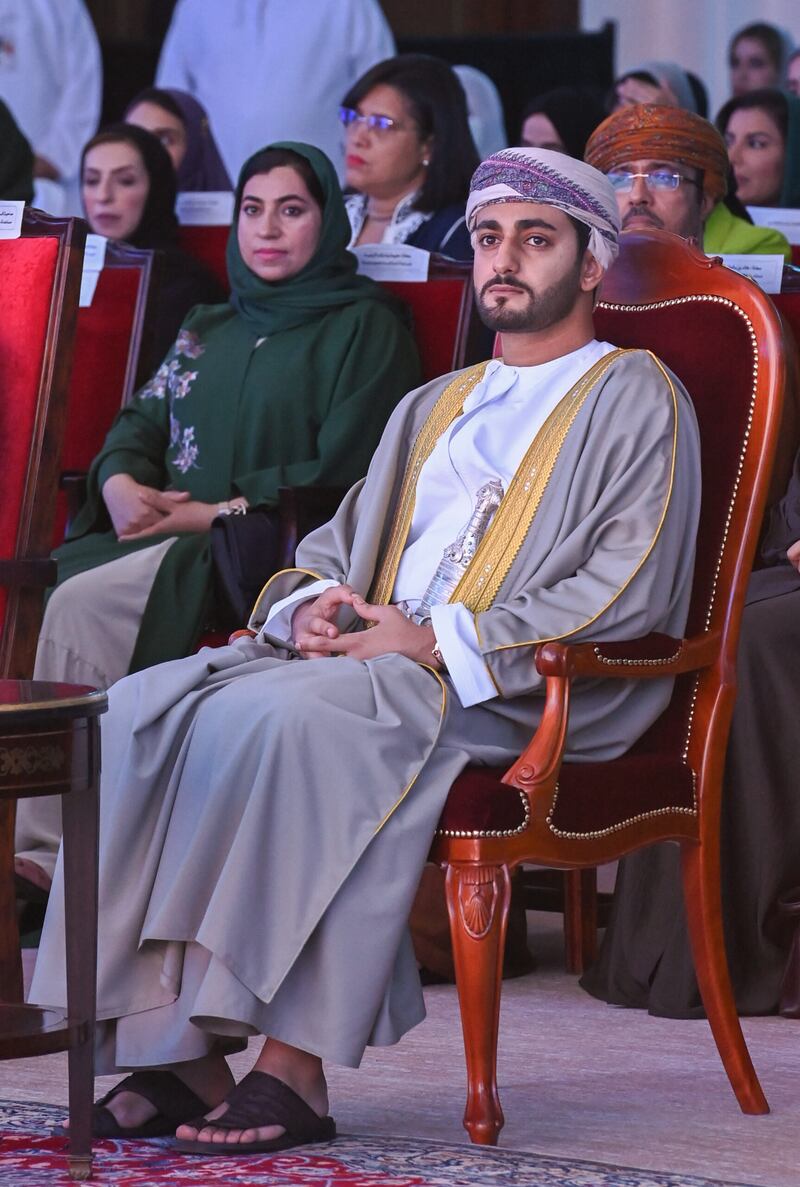 سمو السيد ذي يزن: المرأة العمانية تحظى برعاية كريمة من المقام السامي