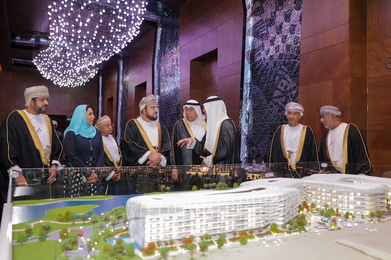 بالصور: مجموعة الفردان تفتتح علامة فاخرة في قلب مسقط