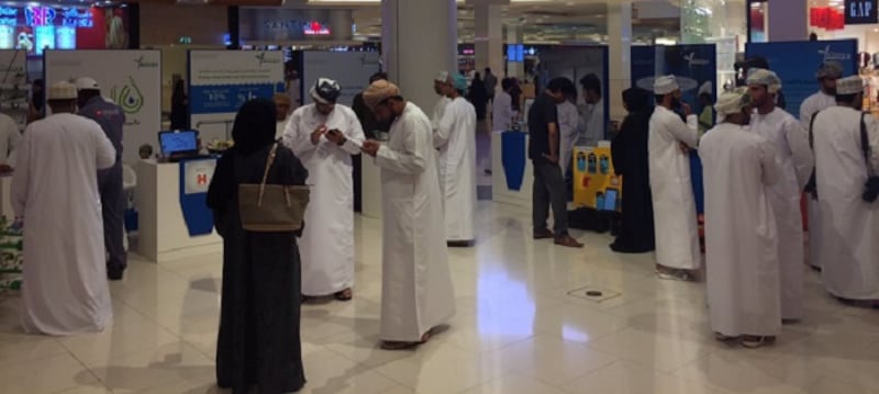 نسبة الذكور الأعلى.. 27,6% من إجمالي سكان السلطنة من الشباب