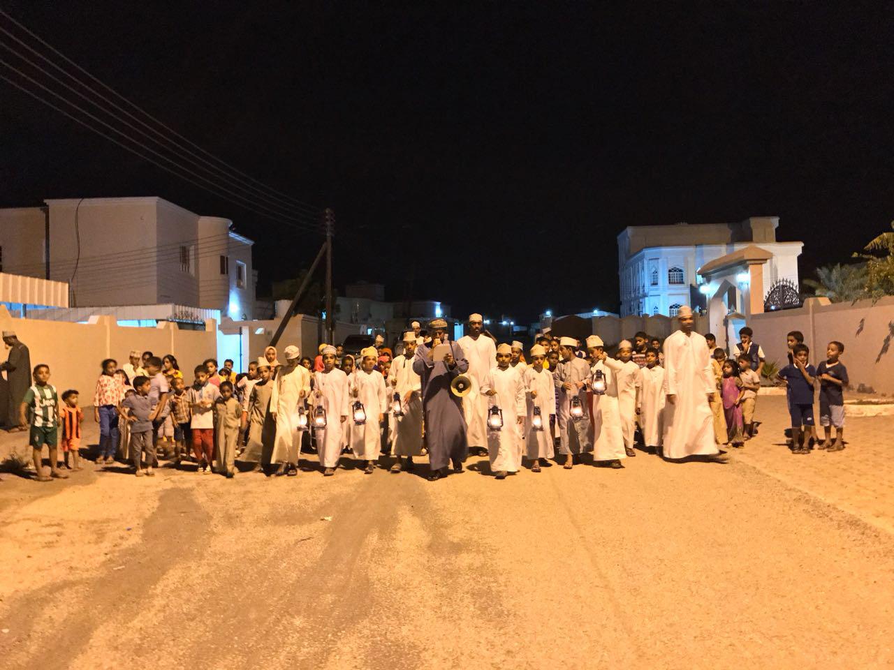 بالفيديو والصور: “التهلولة” إرث عُماني يصدح في الحارات