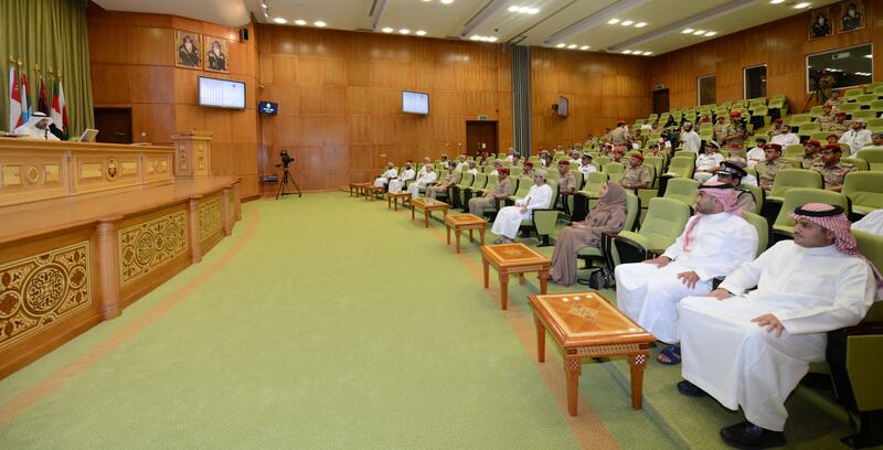 أمين عام مجلس التعاون الخليجي يلقي محاضرة في كلية الدفاع الوطني