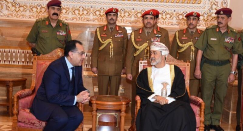 في عزاء “الحكيم” يجتمع الخصوم والأصدقاء