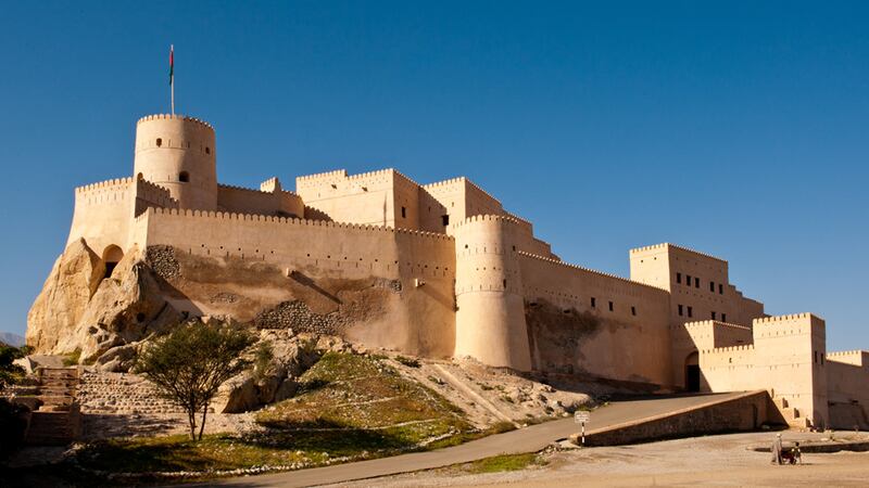 4 باحثين يستعرضون أسرارًا ومنجزات من التاريخ العُماني