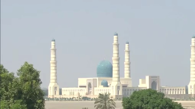 تعرف على معلومات عن جامع السلطان قابوس في صحار