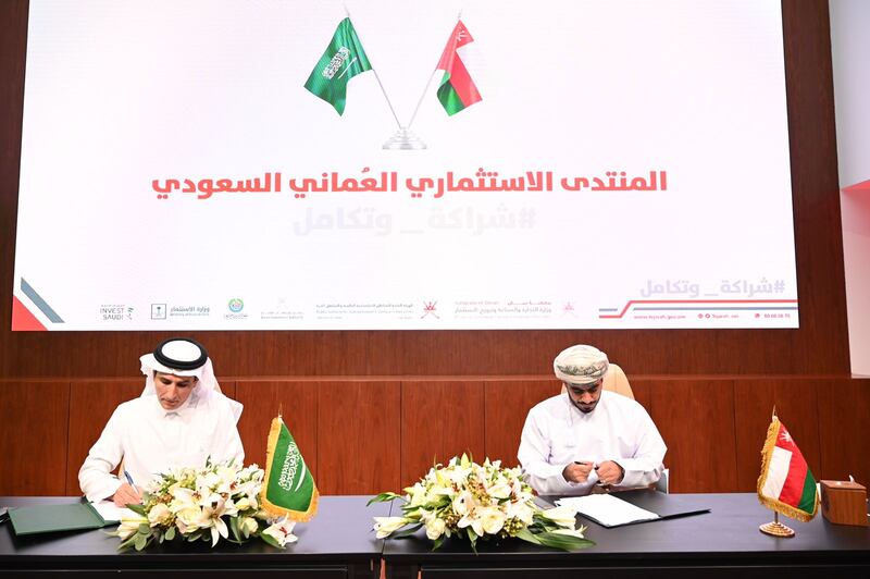 من الوصول حتى المغادرة: أبرز ما تم في زيارة الوفد السعودي للسلطنة