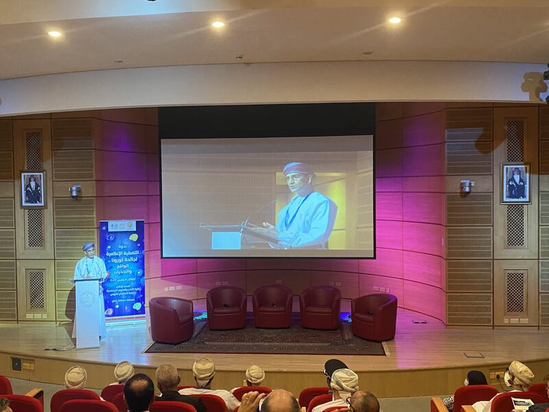 جامعة السلطان قابوس تنظم “ندوة التغطية الإعلامية لجائحة كورونا… الواقع والتحديات”