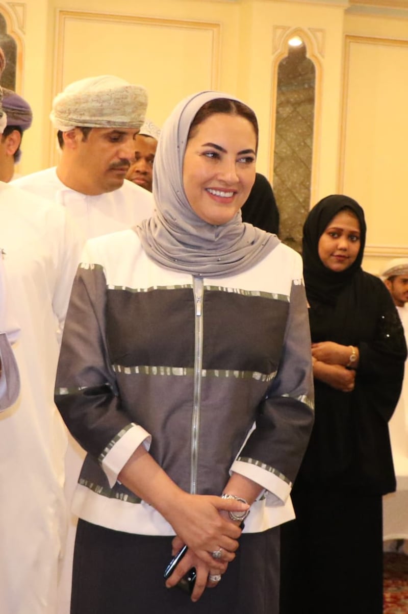 قصة كفاح ميثاء المحروقية: من الدراسة والبحث عن عمل حتى تحمّل المسؤولية