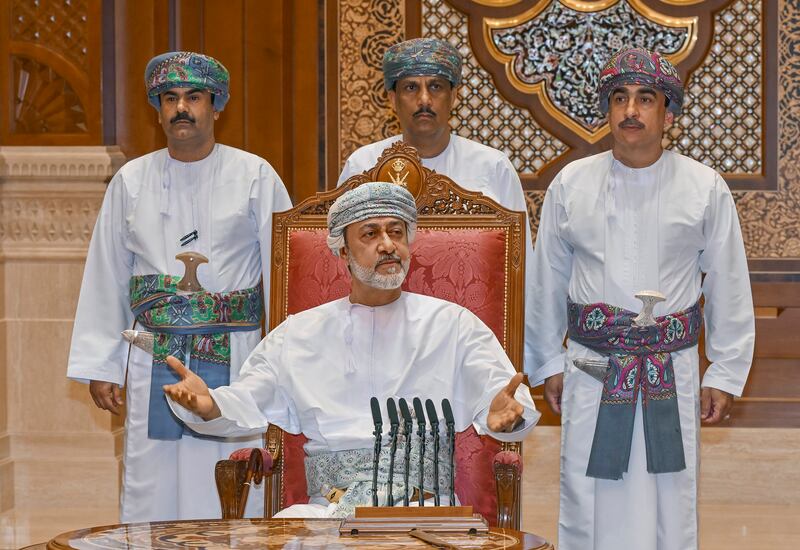 توجيهات سامية في لقاء جلالة السلطان بشيوخ من 3 محافظات