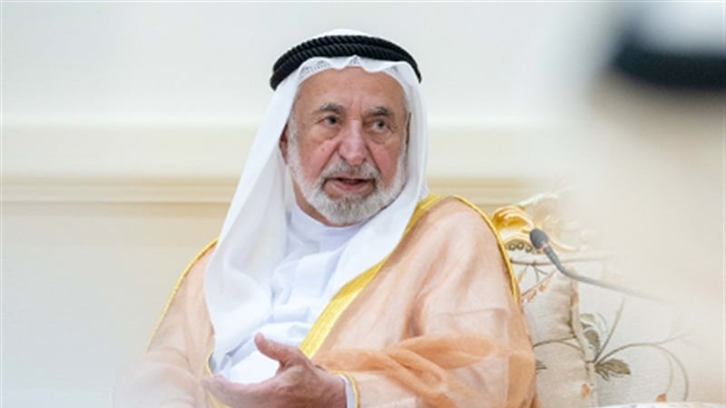 سيلتقي جلالة السلطان: حاكم الشارقة يصل مسقط