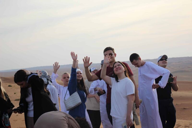 قالوا بأنها “واحة للسلام”: كيف يرى الطلبة الدوليون سلطنة عمان بعد زيارتهم لها؟