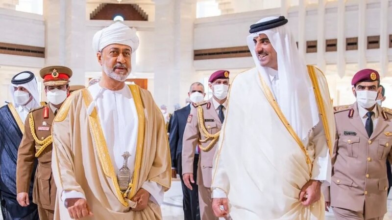 جلالة السلطان يهنئ أمير قطر