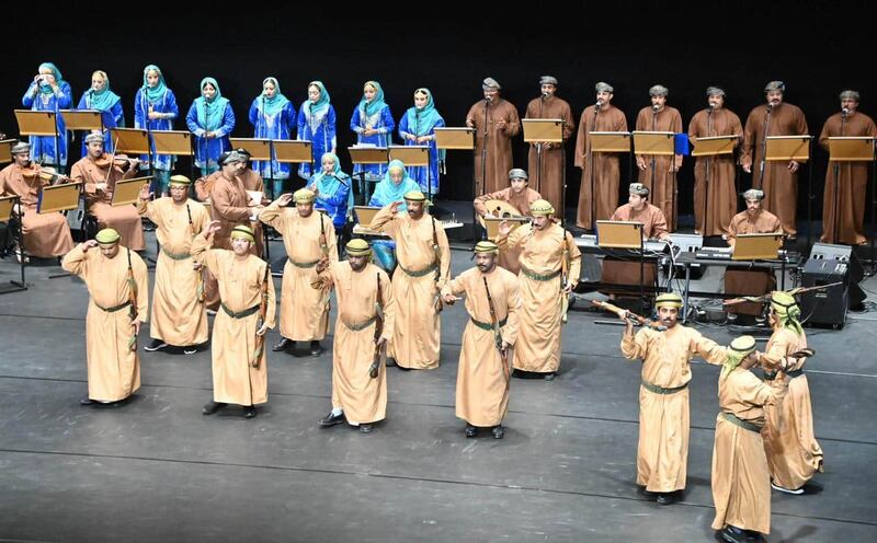 بالصور: حاكم الشارقة يزور الجامع الأكبر ويشهد عرضًا موسيقيًّا في دار الأوبرا السلطانية