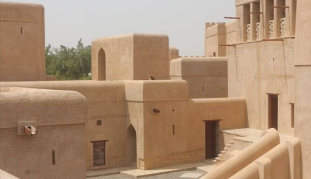 حصنان شاهدان على أمجاد البريمي التاريخية