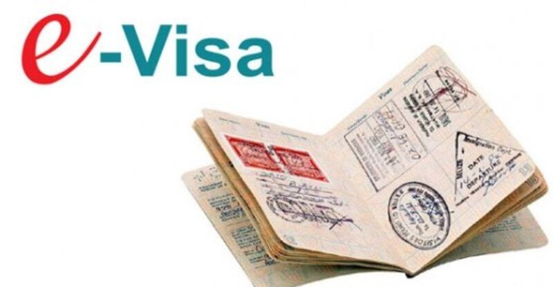 الشرطة تصدر إعلانًا حول طلبات التأشيرات السياحية والسريعة