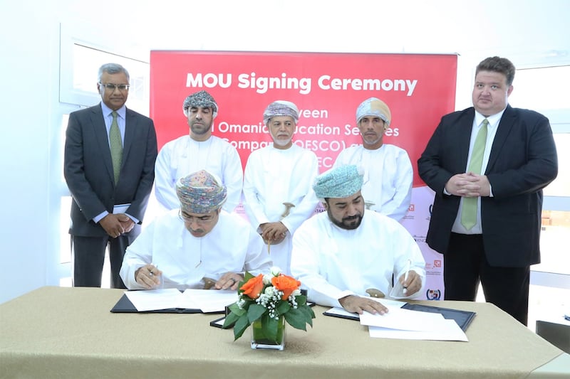 بالتعاون مع مركز الزبير للمؤسسات الصغيرة: تدشين مركز لريادة الأعمال الطلابي في صحار