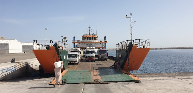 من وإلى مسندم : نقل 11000 شخص و 9000 طن من البضائع والسلع