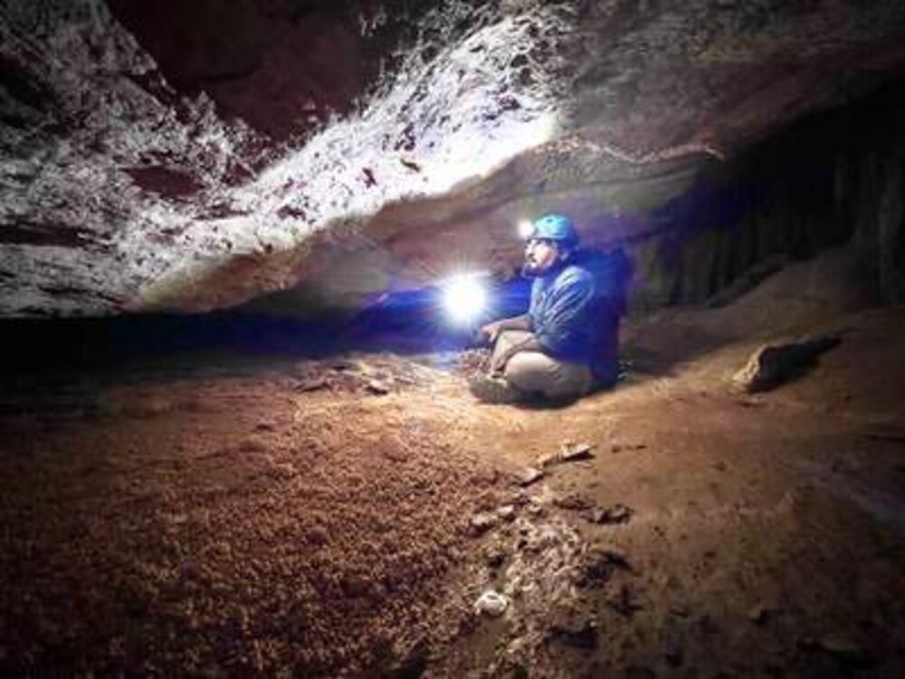 صحيفة ذا ناشيونال: الكهف الجديد في الجبل الأخضر يزيد آمال انتعاش السياحة في سلطنة عمان