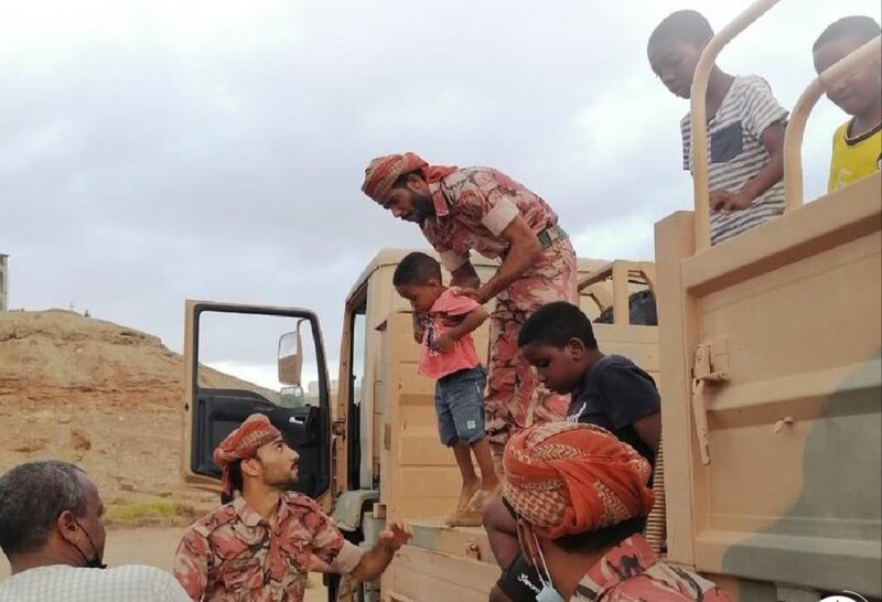 قوة أمن الساحل تنقذ عددًا من الأسر المحتجزة في المنازل