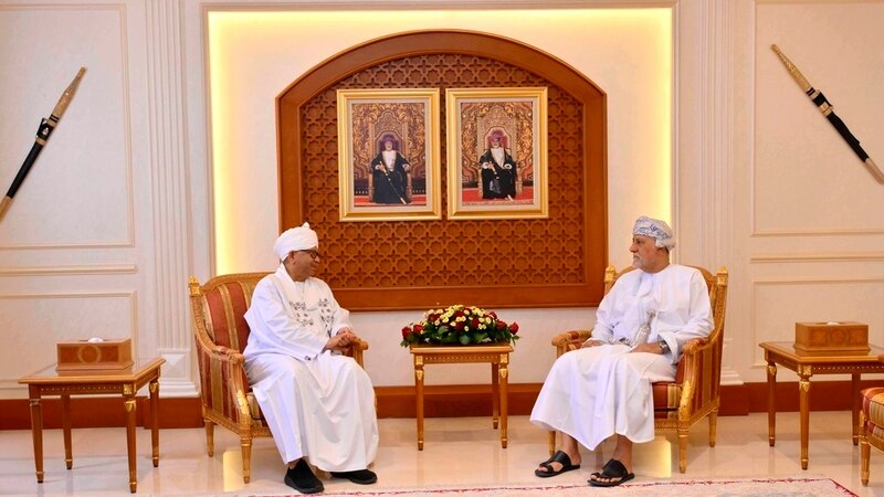 نائب رئيس الوزراء لشؤون الدفاع يبحث مع السفير السوداني العلاقات الثنائية