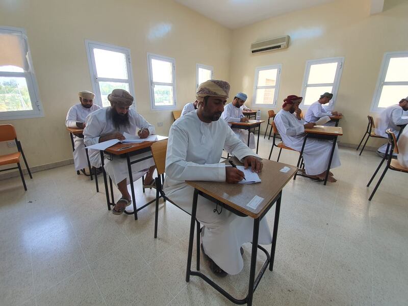 346 تربويا يتقدمون لامتحانات لوظائف إشرافية