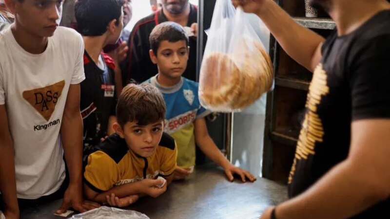 في غزة.. رغيف الخبز يؤدي إلى الموت