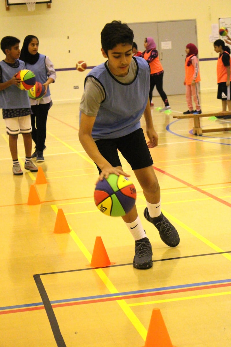 3 مواطنات يؤسسن أول أكاديمية لتعليم كرة السلة في السلطنة