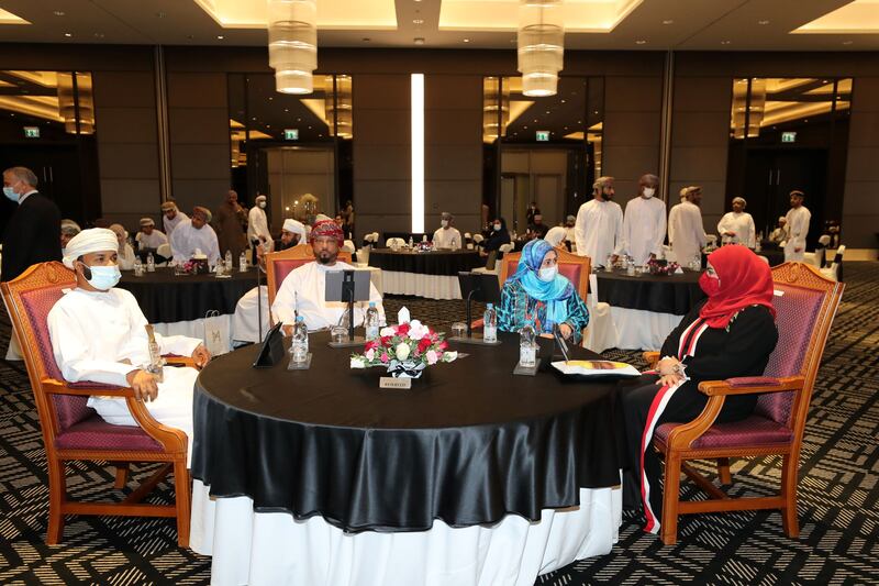 بعنوان “شبابنا نهضة وعمران”: أمسية نقاشية تسلّط الضوء على طاقات الشباب العماني