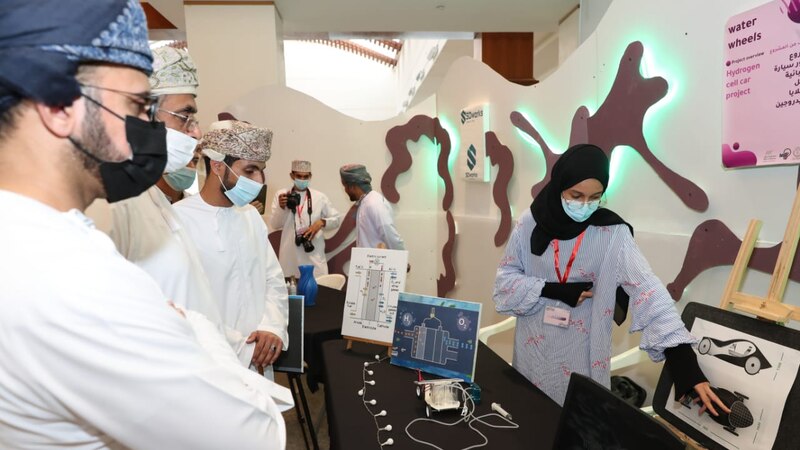 طالبة ذات 18 ربيعًا تبتكر سيارة هيدروجينية تعمل بالماء